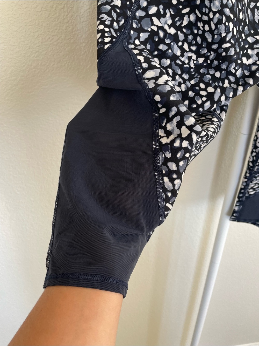 Athleta Spotty Up For Anything Crop Leggings XL - Picture 4 of 7